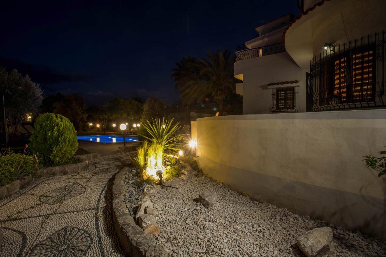 Hriska Luxury Villa Иксия Екстериор снимка